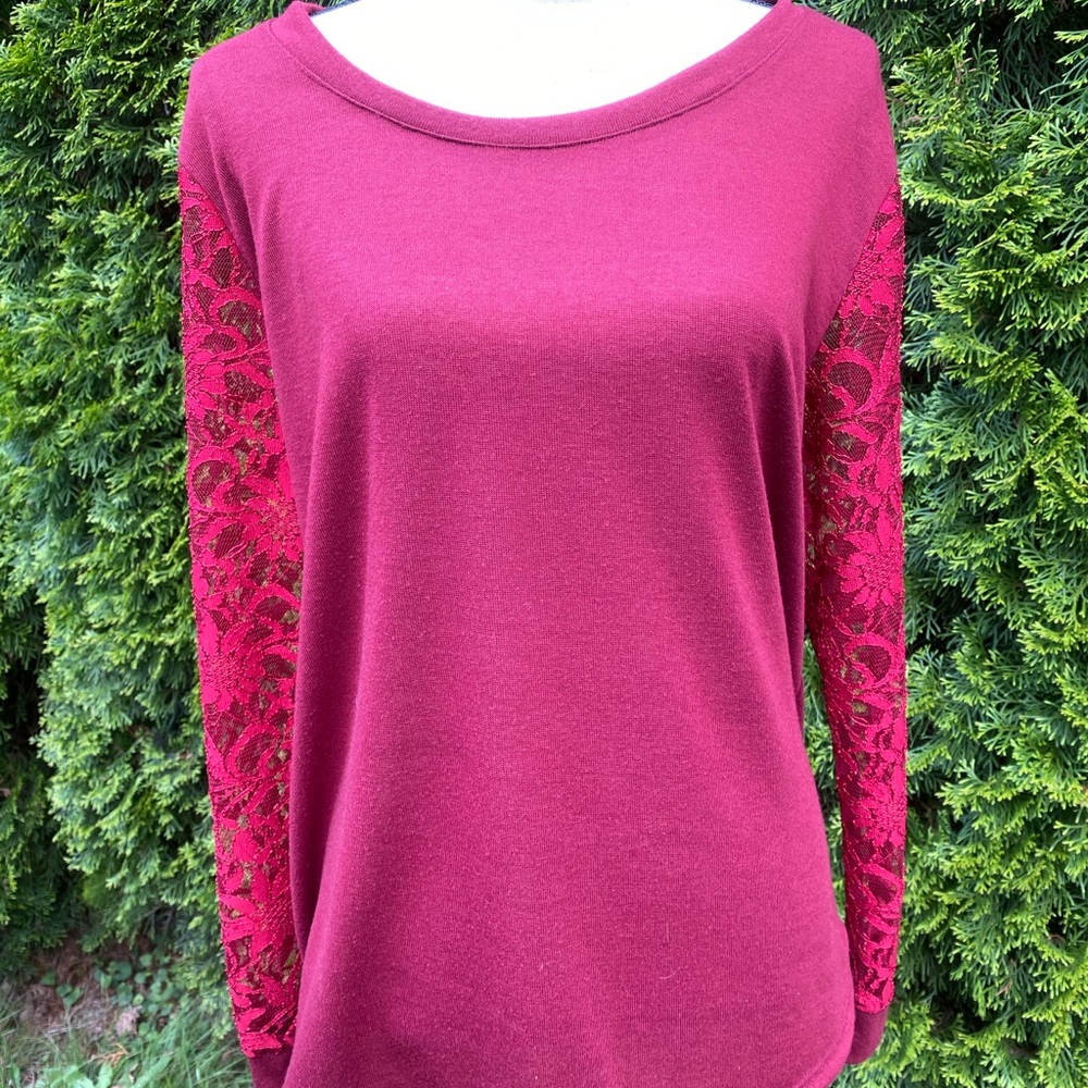 Long sleeve lace top